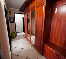 Продам квартиру 61 кв. м., 1/9, Фонтанская дор. /8-я ст. Б. Фонтана.