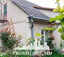 Vă propunem spre vânzare această casăîn 2nivele, sect. Poșta Veche, ..