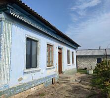 Продам в центре с. Малаешты большой котельцовый дом