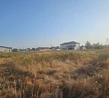 Предлагается к продаже участок 10 соток в Фонтанке. Все коммуникации .