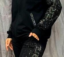 Новые из Турции костюм, жилетка, плащ!