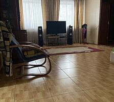 Продаж будинку в Корабельному районі з меблями і технікою