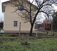 Предлагается к продаже двухэтажный дом в Каролино Бугазе. Построен в .