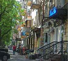 Большая квартира в исторической части города.