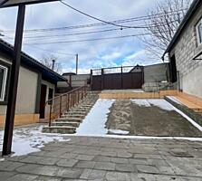 Casă cu lac pe Poșta Veche.