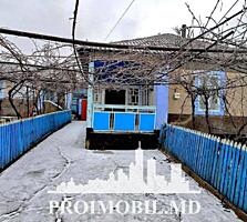 Vă propunem spre vânzare aceste 2 căsuțe amplasat în Hâncești, str. ..