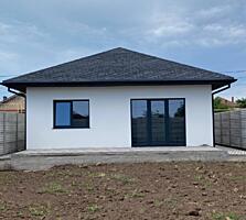 В продаже 1-этажный, новый дом в Лесках, расположенный на 4,6 сотках .