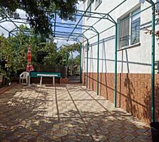 Продаётся дом в хорошем жилом состоянии в Сухом Лимане. Есть полный ..