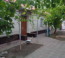 Продаётся дом в центре молдавской части г. Слободзея