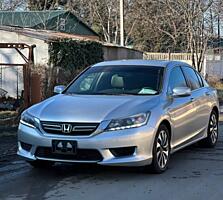 Honda Accord Hybrid 2015, отличное состояние, богатая комплектация