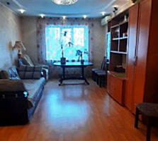 Продается трехкомнатная квартира на улице Комитетской.