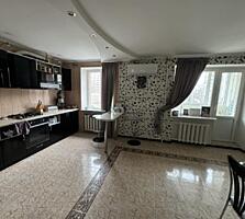 Четырехкомнатная квартира на Таирова ул. Левитана