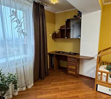 Продам квартиру 97 кв. м., 5/10, ул. Паустовского/Добровольского пр.