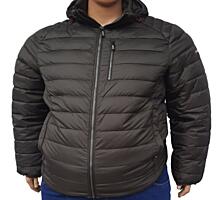 Зимняя куртка на двойном синтепоне с тёплой подкладкой.