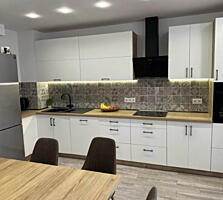 Начало Таирова. Трехкомнатная квартира с ремонтом.