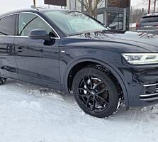 Audi Q5 S LINE 4x4 plugin
