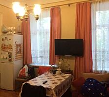 Продам 2 комнаты в коммуне 39 кв. м., ул. Спиридоновская/Асташкина.