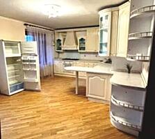 Просторная квартира возле парка Шевченко