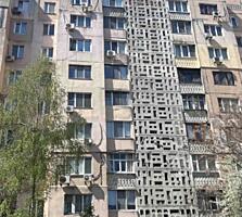 Продам трехкомнатную квартиру на Таирова