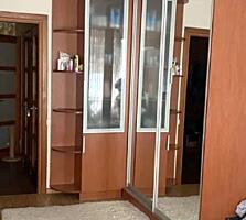 Двухкомнатная квартира в кирпичном доме напротив парка Горького