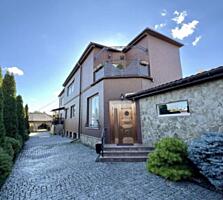 Эксклюзивный вариант, центральная часть, 2-х этажный дом!