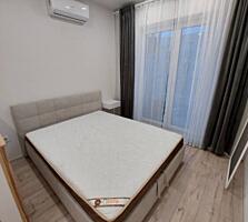 В продаже просторная квартира-студия с ремонтом в ЖК Золотые столбы. .