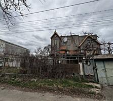 Предлагается к продаже двухэтажный дом площадью 70 м² с земельным ...