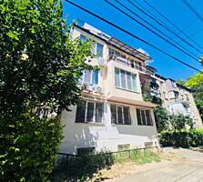 Sec. Riscani, str. Branistii. Parc Boris Glavan. 3 camere + living!!!