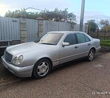 Продам автомобиль Мерседес w210