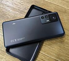 Продам Сяоми 12T 8/128 +4 чехла