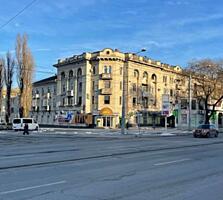 Apartament cu 3 camere, Centru.