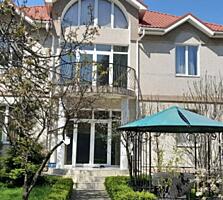 Продам дом 300кв.м на 7ми сотках/ Елочная