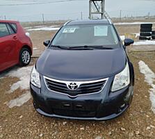 Продам Toyota Avensis 2010 год
