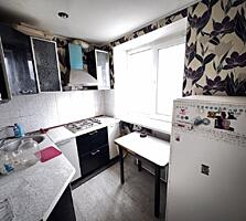 Продам 2-к квартиру в кирпичном доме на Сухомлинского