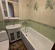 Двухкомнатная с ремонтом по 12 октября (маг. Хлебный) 5/5эт.