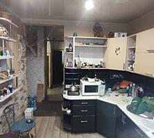 Продам 3х комнатную сталинку в Одессе на Рихтере. 1й этаж 3х этажного 