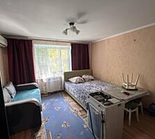 Предлагается к продаже комната в коммунальной квартире на улице Жолио 