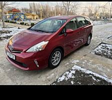 PRIUS V 2012 г в хорошем состоянии. Катализатор на месте