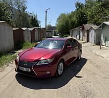 Продам 2015 Lexus ES300h, в отличном состоянии. Один владелец два года