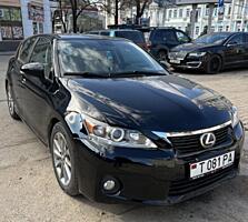 Гибридный Lexus