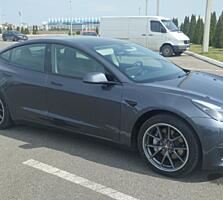 Тесла модель 3 2022г