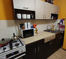 3-комнатная квартира на Западном, 8/9 эт., варницкая.