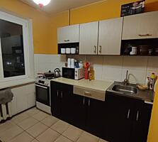 3-комнатная квартира на Западном, 8/9 эт., варницкая.