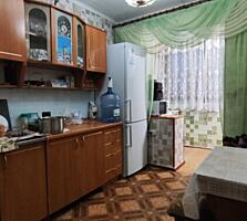 СРОЧНО! Продается просторная 3-комн+2 лоджии 8/13 Красные Казармы ТОРГ