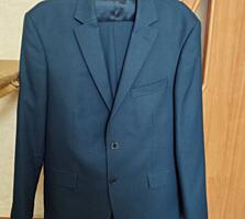 Продам мужской костюм