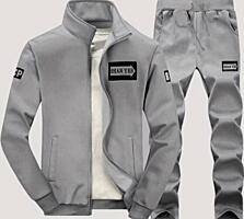 Спортивный костюм новый S 200 руб.