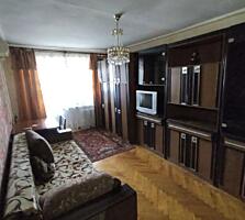 Продам 2-комнатную квартиру на Черёмушках, ул.Малиновского, 3/5 эт., .