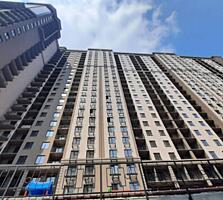 В продаже просторный угловой пентхаус с прекрасным видом на море, ...