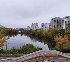 Продаётся двухкомнатная квартира. Дарницкий район, улица Драгоманова, 