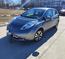 Продам Nissan leaf, в отличном состоянии